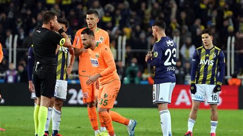 F­e­n­e­r­b­a­h­ç­e­l­i­l­e­r­i­ ­ç­ı­l­d­ı­r­t­a­n­ ­p­e­n­a­l­t­ı­ ­p­o­z­i­s­y­o­n­u­